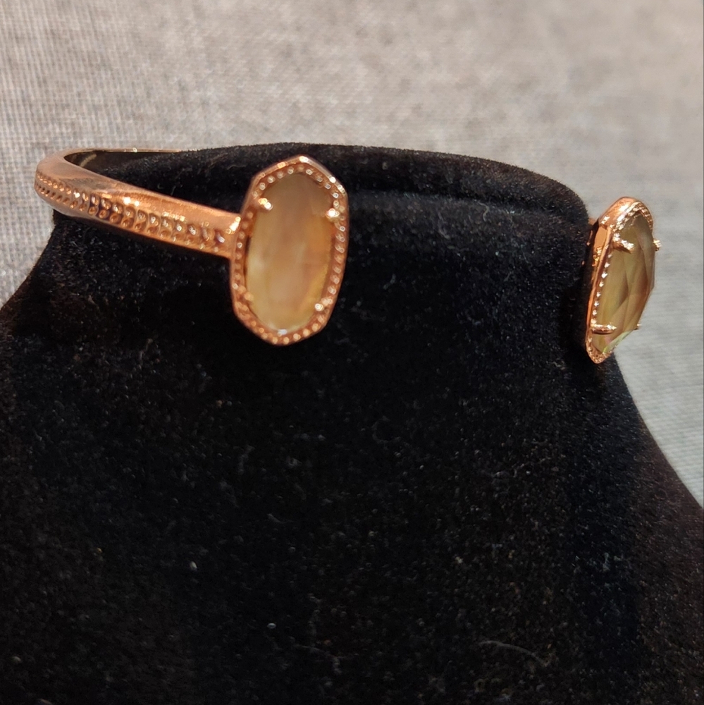 Sold..Kendra Scott Rose gold bracelet NWOT - Picture 1 of 5